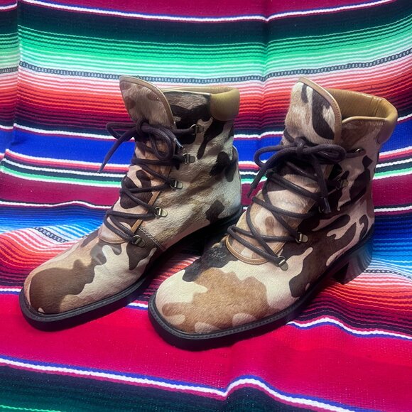 Stuart Weitzman Ankle Boots, size 7.5, Camo/cowprint - Picture 4 of 14